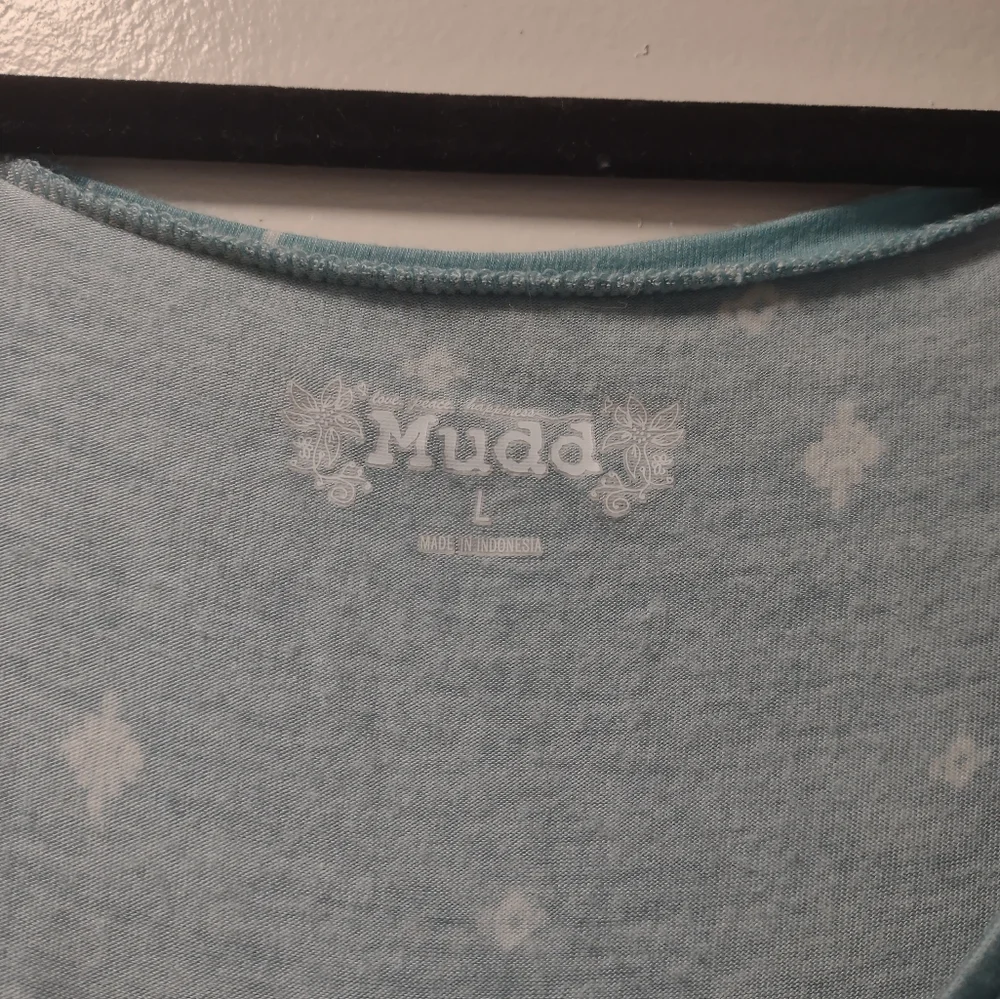 5/$25 Mudd tunic, large - Picture 2 of 2